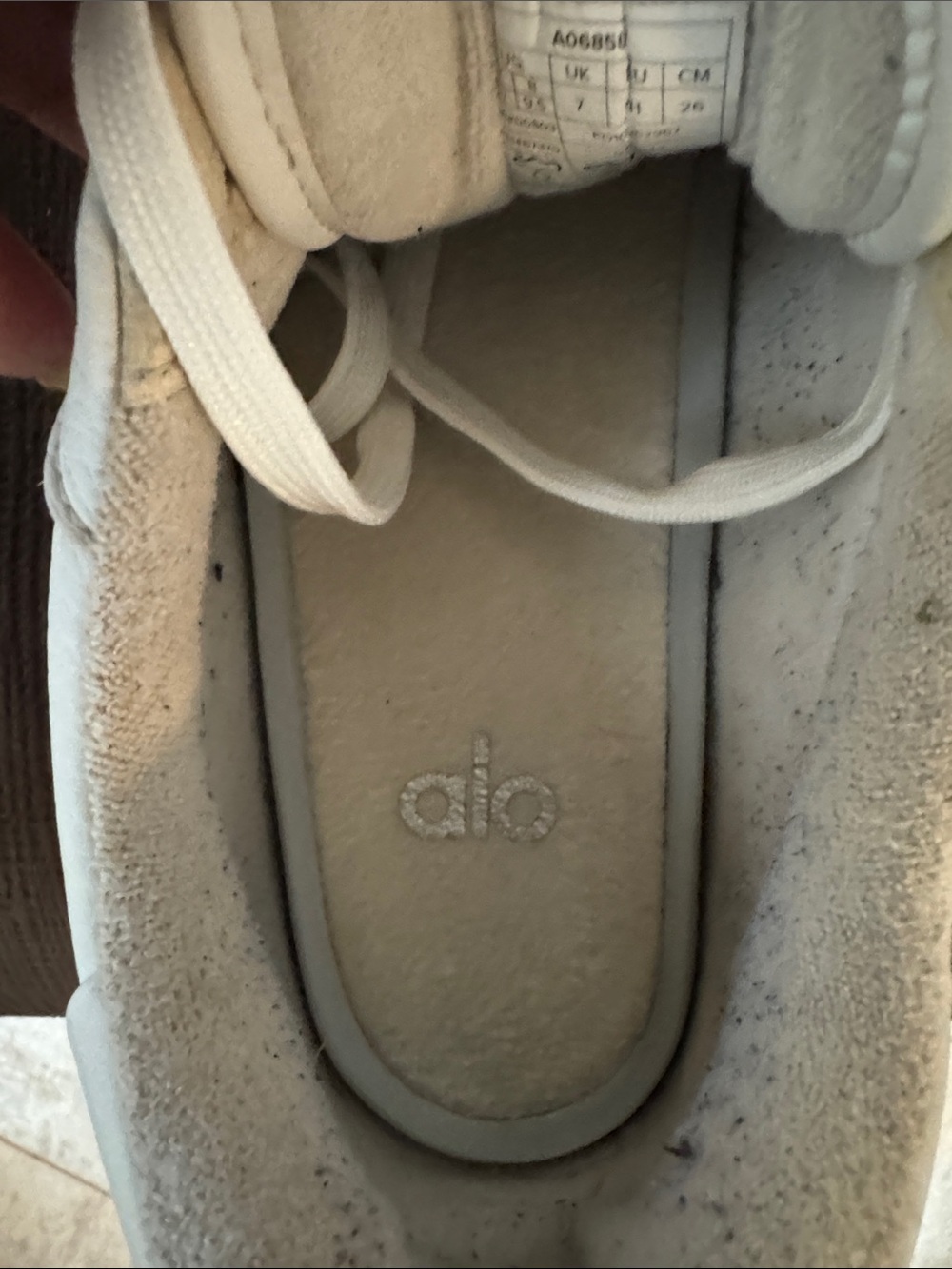 ALO Yoga White Women's Sneakers with Gum Sole - Picture 16 of 16